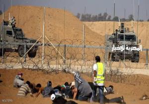 إسرائيل تقتل فلسطينيين.. وتغلق أبواب الأقصى
