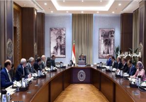 رئيس الوزراء يستعرض التصورات المقترحة لتطوير المنطقة المحيطة بمحطة سكك حديد مصر بـ "رمسيس"