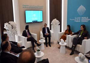 رئيس الوزراء يلتقي رئيس البنك الدولي على هامش مشاركته في «القمة العالمية للحكومات» بدبي