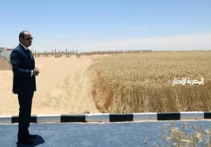 الموقع الرئاسي ينشر فيديو مشاركة الرئيس السيسي في افتتاح موسم حصاد القمح بشرق العوينات