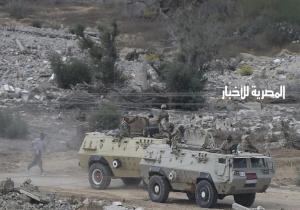 الجيش المصري يقتل 16 مسلحا ويفجر 3 سيارات دفع رباعي في سيناء