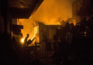 إصابة 4 أشخاص إثر حريق داخل مخزن خردة فى المرج