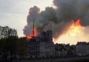 ماكرون يصل مقر حريق كاتدرائية نوتردام.. ويؤكد: حزين لمشاهدة جزء منا يحترق
