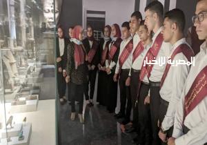 أول وفد طلابي رسمي من جامعة كفرالشيخ يزور متحف الآثارالقومي بعد افتتاحه | صور