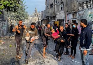 قصف إسرائيلي لمدرسة لـ "أونروا" بغزة يسقط عشرات الشهداء