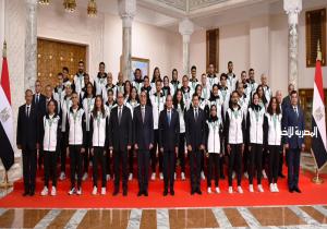 الرئيس السيسي للحاصلين على ميداليات ذهبية: "عاوز أقول لكم انتوا فرحتوا كل المصريين"