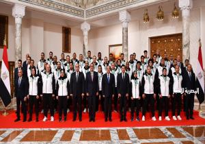الرئيس السيسي يستقبل اللاعبين والمدربين الحاصلين على ميداليات ذهبية ببطولة الألعاب الإفريقية تكريمًا لهم | صور