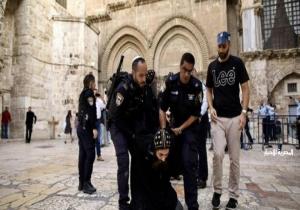 الاحتلال الإسرائيلي يعرقل وصول المسيحيين المقدسيين لكنيسة القيامة