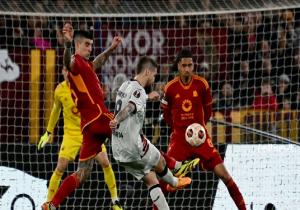 باير ليفركوزن يضع قدما في نهائي الدوري الأوروبي بالفوز أمام روما 2-0