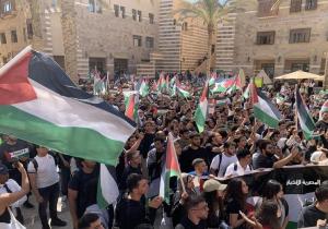 استمرار الاحتجاجات في حرم الجامعات الأمريكية والمطالبة بوقف دعم العمليات العسكرية الإسرائيلية في غزة